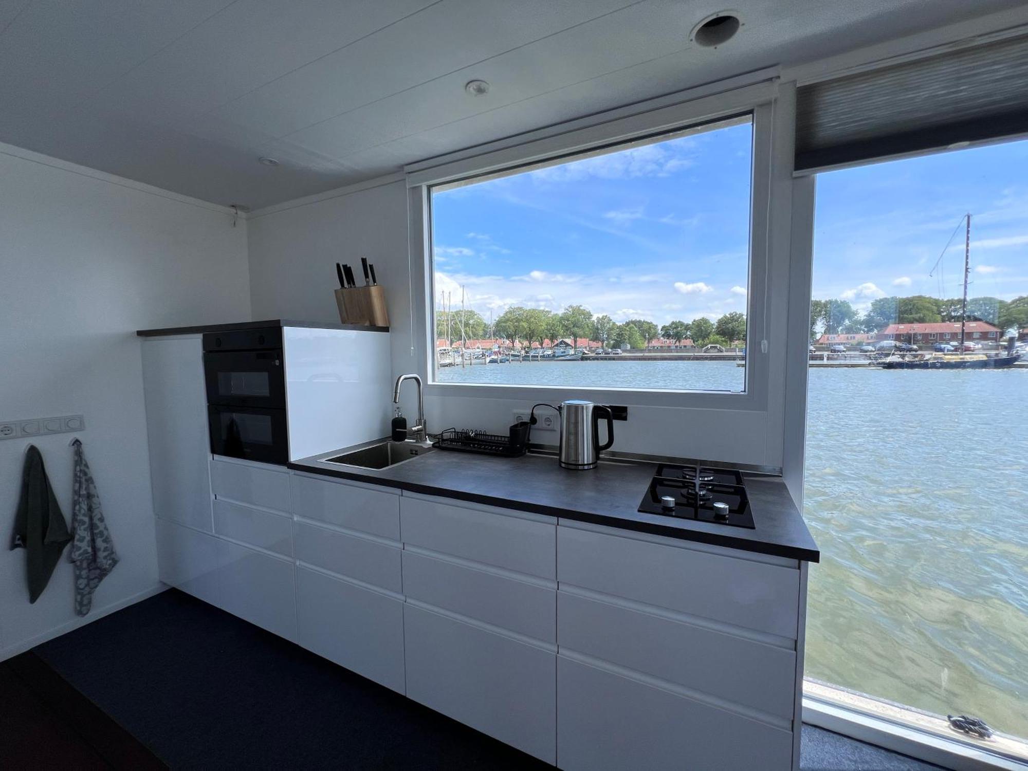 Botel Oktopus-lofts - Houseboat