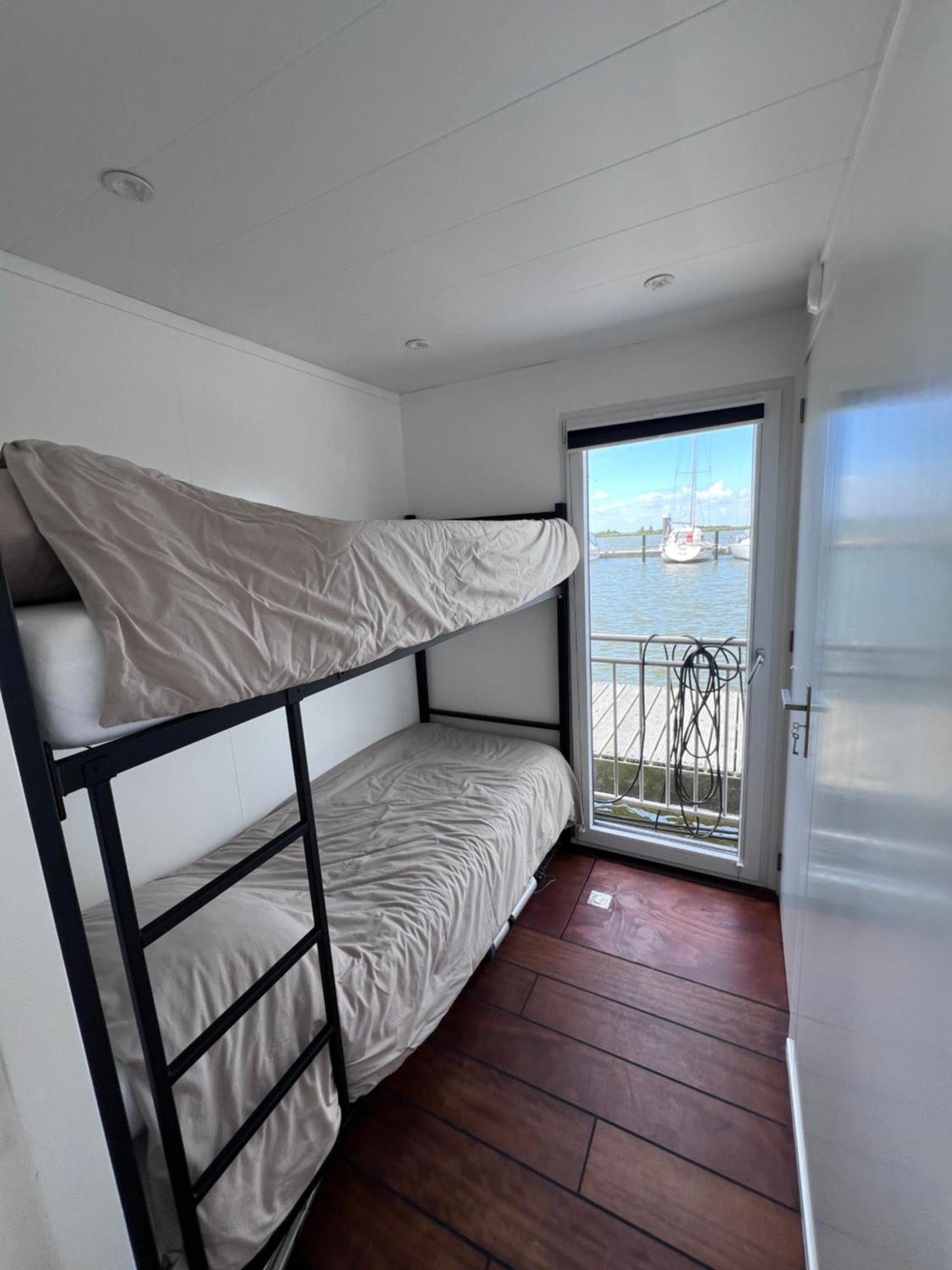 Botel Oktopus-lofts - Houseboat *