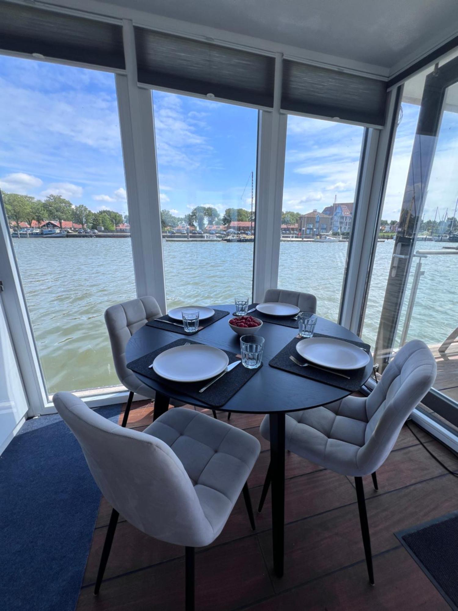 Oktopus-lofts - Houseboat